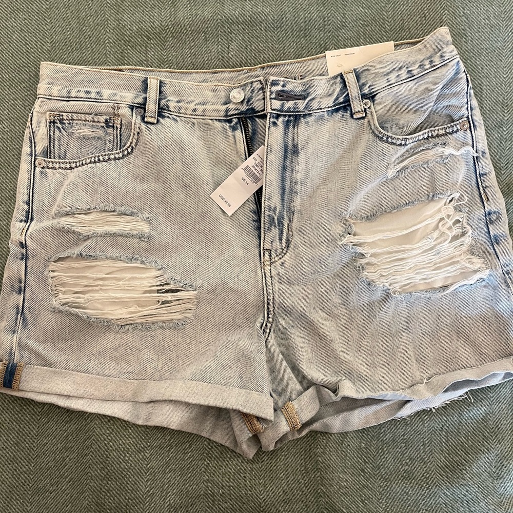 American Eagle mom shorts